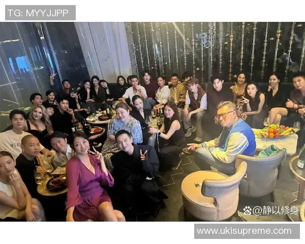 足球明星私下聚餐趣事曝光网友惊呼原来他们私下如此亲密